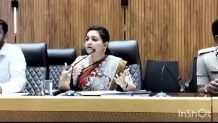ಅಣ್ಣಿಗೇರಿ: ಜಿಲ್ಲೆಯ ನಾಗರಿಕರ ಸುರಕ್ಷತೆಗೆ ಅಗತ್ಯ ಕ್ರಮ;
ಇಲಾಖೆ ಅಧಿಕಾರಿಗಳು ಸಮನ್ವಯದಿಂದ ಕೆಲಸ ಮಾಡಬೇಕು: ನಗರದಲ್ಲಿ ಜಿಲ್ಲಾಧಿಕಾರಿ ದಿವ್ಯ ಪ್ರಭು