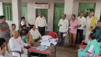 ಕೊರಟಗೆರೆ: ವಡ್ಡಗೆರೆ ವೀರನಾಗಮ್ಮ ದೇವಾಲಯದ ಅವ್ಯವಹಾರ ಬಯಲು, ಅಧಿಕಾರಿಗಳಿಂದ ಪರಿಶೀಲನೆ