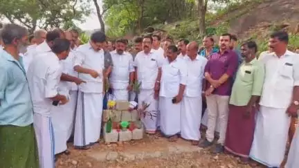 തൊടുപുഴ: തൊമ്മൻകുത്തിൽ വനം വകുപ്പ് കുരിശ് പിഴുതുമാറ്റിയ സ്ഥലം കേരള കോൺഗ്രസ് (എം) ചെയർമാൻ ജോസ് കെ. മാണി സന്ദർശിച്ചു