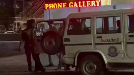 കുന്നംകുളം: കേച്ചേരിയിൽ ബാറിൽ മദ്യപിക്കാനെത്തിയവർ തമ്മിൽ സംഘർഷം, രണ്ടു പേർക്ക് വെട്ടേറ്റു, ഒരാളുടെ നില ഗുരുതരം