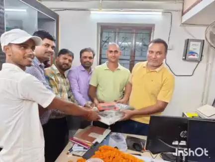 शाम्हो अकहा कुरहा: सैदपुर सलहा पीएनबी शाखा प्रबंधक को स्थानांतरण पर दी गई विदाई