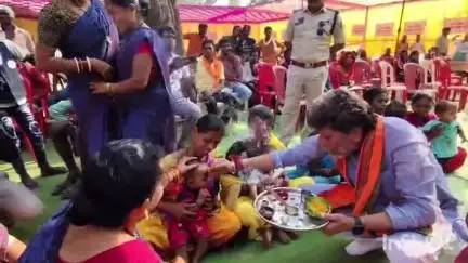 दरभा: विकासखंड दरभा के ग्राम पंचायत नेगानार में समाधान शिविर का आयोजन, सांसद व विधायक जगदलपुर शिविर में हुए शामिल