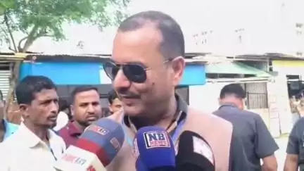 লক্ষীপুৰ: লক্ষীপুৰত এপিডিএচ এলৰ সঞ্চালক কাশ্যপ প্ৰকাশৰ পঞ্চায়ত নিৰ্বাচন সন্দৰ্ভত মন্তব্য প্ৰদান কৰে