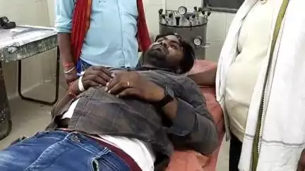 ताजपुर: हरपुर भिंडी गांव में बकाया पैसे के विवाद में युवक के साथ की गई  मारपीट