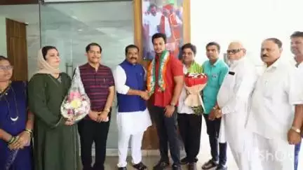 उरण: काँग्रेसमध्ये युवकांना प्राधान्य : महेंद्रशेठ घरत


काँग्रेसच्या उरण तालुका शहराध्यक्षपदी गुफरान तुंगेकर यांची नियुक्ती