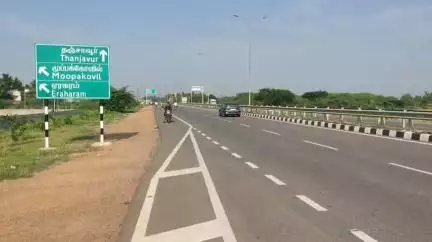 கும்பகோணம்: அதிகாலை நேரம் அசூர் புறவழிச் சாலையில் நடைபெற்ற சாலை விபத்தில் அம்மா மகன் உயிரிழப்பு#localissue