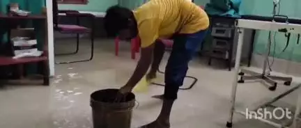 উত্তৰ গুৱাহাটী ভাগ: এজাক বৰষুণতে বুৰ গল উত্তৰ গুৱাহাটী খণ্ড প্ৰাথমিক চিকিৎসালয়,বাল্টিৰে পানী সিচি কৰিছে ৰোগীৰ চিকিৎসা