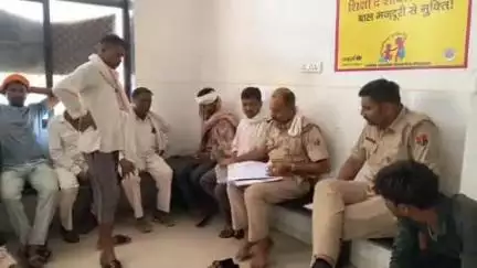 झौथरी: गडापट्टापीठ में एक किशोरी ने घर के बाहर पेड़ से फांसी लगाकर आत्महत्या की, पुलिस जांच में जुटी