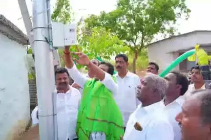 దేవరకద్ర: కాంగ్రెస్ ప్రభుత్వంలో రైతులకు ఎలాంటి కష్టాలు రాకుండా లో వ్యవసాయానికి   ట్రాన్స్ఫర్లను అందించిన ఎమ్మెల్యే మధుసూదన్ రెడ్డి