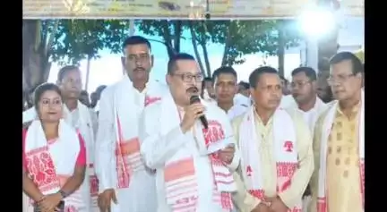 কলবাৰীৰ শ্ৰী শ্ৰী ৰামচৰণ ঠাকুৰ আতাৰ সত্ৰত অনুষ্ঠিত পালনামত  বিধায়ক ফণীধৰ তালুকদাৰৰ অংশ গ্ৰহণ