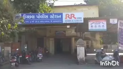 ઉચ્છલ: ઉચ્છલ તાલુકાના નારણપુર ગામેથી વરલી મટકાનો જુગાર ઝડપાયો.