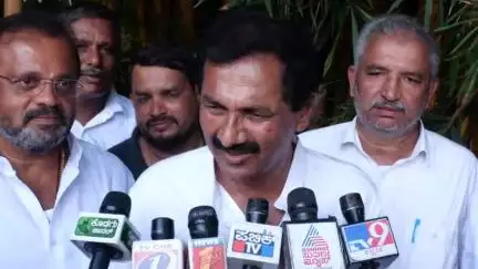 ಸೋಮವಾರಪೇಟೆ: ಪಾಕಿಸ್ತಾನ - ಭಾರತ ಯುದ್ದ ವಿರಾಮ ಘೋಷಿಸಿದ್ದು ಭಾರತ ಸರ್ಕಾರ ಅಲ್ಲ ಪಟ್ಟಣದಲ್ಲಿ : ಕೆ ಪಿ ಸಿ ಸಿ ವಕ್ತಾರ ಎಂ ಲಕ್ಷ್ಮಣ್ ವ್ಯಂಗ್ಯ