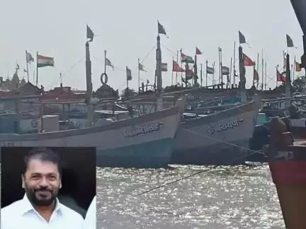 જાફરાબાદ: જાફરાબાદ હજારો માછીમારો માટે ખુશખબર:યુદ્ધને બંધ પડેલ શીપને રવાના કરવાની મંજૂરી : ધારાસભ્ય સરકારનો માન્યો આભાર