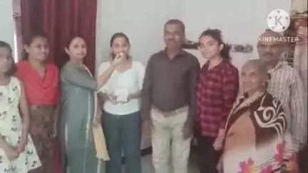 आर्वी: अनुष्का व निधीचा जिल्हावर झेंडा अनुष्का जिल्ह्यातून प्रथम तर निधी तृतीय खासदार आमदार यांनी दिल्या शुभेच्छा