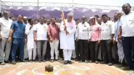 ಇಂಡಿ: ಲಿಂಬೆ ಅಭಿವೃದ್ಧಿ ಮಂಡಳಿ ಕಟ್ಟಡ ನಿರ್ಮಾಣ ಕಾಮಗಾರಿಗೆ ಭೂಮಿಪೂಜೆ ನೆರವೇರಿಸಿದರ ಶಾಸಕ ಯಶವಂತರಾಯಗೌಡ ಪಾಟೀಲ