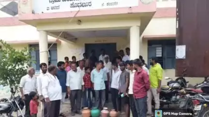 ಆಳಂದ: ಹೊದಲೂರಿನಲ್ಲಿ ನೀರಿನ ಕೊರತೆ ತೀವ್ರತೆ: ಬೇಸತ್ತ ಗ್ರಾಮಸ್ಥರಿಂದ ಗ್ರಾಪಂ ಕಚೇರಿಗೆ ಬೀಗ ಹಾಕಿ ಪ್ರತಿಭಟನೆ #localissue