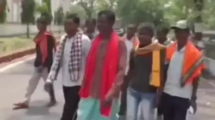 तमनार: राज्यपाल का आश्वासन भी काम न आया, अब कलेक्टर जनदर्शन में तमनार के ग्रामीणों ने लगाई गुहार