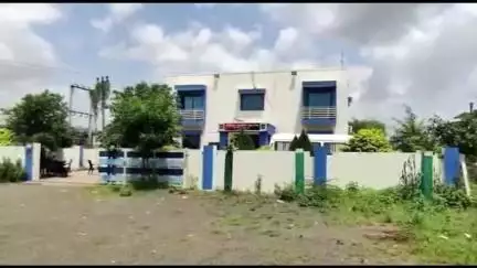 જામકંડોરણા: રાજકોટ રૂરલ એલસીબી પોલીસ દ્વારા જામકંડોળા તાલુકા વિસ્તારમાં ચાલી રહેલી દારૂની ભઠ્ઠી પર રેડ કરી એક વ્યક્તિને ઝડપ્યો