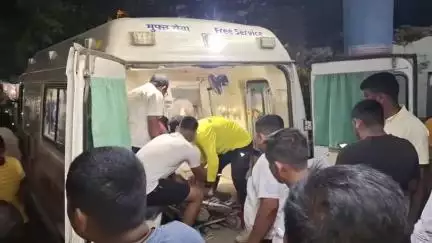 सहदेई बुजुर्ग: स्टेशन रोड पर अनुमंडल कार्यालय के पास बाइक दुर्घटना में नयागंज निवासी मनरेगा रोजगार सेवक घायल