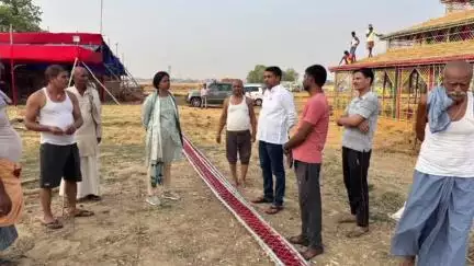सहार: गुलजारपुर गांव में 14 मई से प्रारंभ होने जा रहे श्री लक्ष्मी-नारायण महायज्ञ का जायजा लेने पहुंचे स्थानीय पदाधिकारी