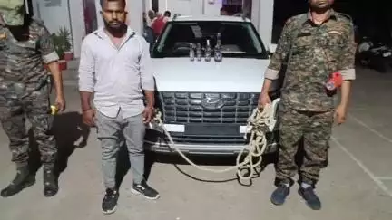 देव: बालूगंज से समकालीन अभियान के दौरान ढिबरा थाना की पुलिस ने वैन्यू कार से शराब के साथ एक व्यक्ति को किया गिरफ्तार
