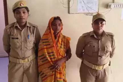 कैंपियरगंज: कैंपियरगंज के पीपीगंज थानाक्षेत्र में हत्या के प्रयास के आरोप में पुलिस ने एक अभियुक्ता को किया गिरफ्तार