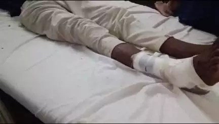 छोटी सरवन: दानपुर थाना क्षेत्र के घोड़ी गांव में बाइक को अज्ञात वाहन ने मारी टक्कर, युवक को लगी चोट, एमजी अस्पताल में उपचार जारी