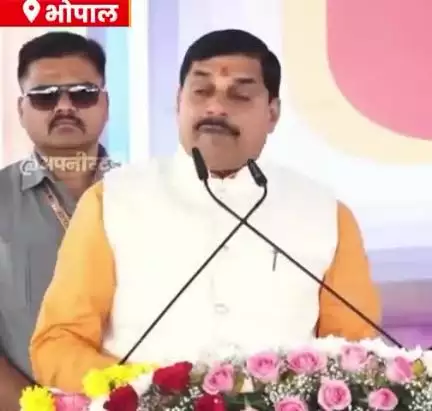 सरकारी स्कूल के विद्यार्थी को जिनकी 12th क्लास में 75% पर laptop दिया जायेगा