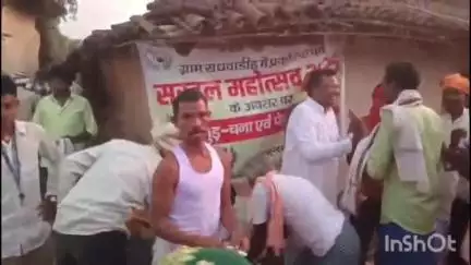 मनिका: मनिका के साधवाडीह में आयोजित सरहुल पूजा में पूर्व विधायक हरिकृष्ण सिंह हुए शामिल