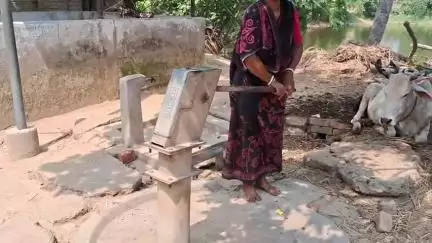 ইলামবাজার: ইলামবাজার ব্লকের শীর্ষা অঞ্চলের সুখডালা আদিবাসী গ্রামের কম-বেশি ৩৬ টি বাড়ি জল সংকটে পরে ও জনসমস্যা তৈরি হয়