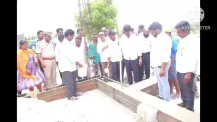 నకిరేకల్: నెల్లిబండ గ్రామంలో అర్హులైన ప్రతి పేదలకు ఇందిరమ్మ ఇండ్లు:ఎమ్మెల్యే వేముల వీరేశం