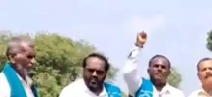 ಗುಡಿಬಂಡೆ: ರೈತರಿಗೆ ಕಳಪೆ ಗುಣಮಟ್ಟದ ಬಿತ್ತನೆ ಬೀಜ ವಿತರಣೆ,ಕಂಬಾಲಪಲ್ಲಿ ರೈತ ಸಂಘಟನೆಯ ಮುಖಂಡರು ಕ್ರಮಕ್ಕೆ ಆಗ್ರಹ
#Localissue