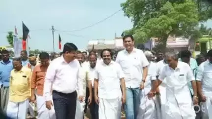 மன்னார்குடி: நகர் பகுதியில் உற்பத்தியாளர் கூட்டுறவு சங்கத்திற்கு சொந்தமான காலி இடத்தில் பால்வள மேம்பாட்டிற்கான திட்டம் தீட்டுவது குறித்து ஆலோசனை கூட்டம்