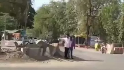 एरंडोल: शहरातील हायवेवर आयशरच्या धडकेत गंभीर जखमी तरुणाचा मध्य प्रदेशच्या बडवाणीत उपचारादरम्यान मृत्यू, एरंडोल पोलिसात नोंद