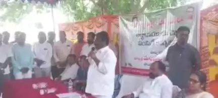 నూతనకల్: పేదల సంక్షేమమే కాంగ్రెస్‌ ప్రభుత్వ లక్ష్యం: నూతన్ కల్ లో కళ్యాణలక్ష్మి కార్యక్రమంలో ఎమ్మెల్యే మందుల సామెలు