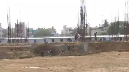 அம்பத்தூர்: கொளத்தூர் பூம்புகார் நகரில் கட்டப்பட்டு வரும் அருள்மிகு கபாலீஸ்வரர் கலை கல்லூரி பணியை பார்வையிட்டு ஆய்வு செய்த அமைச்சர்