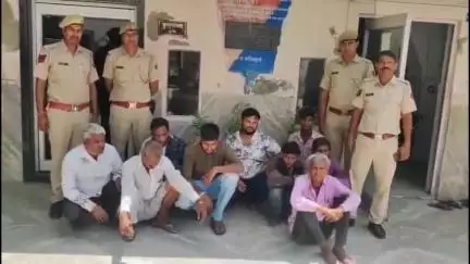 केकड़ी: DST टीम व केकड़ी शहर पुलिस ने तीन बत्ती चौराहे के पास सट्टे की खाईवाली करते 9 आरोपियों को किया गिरफ्तार