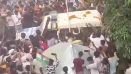 बड़हरिया: वसीलपुर गांव में शहीद रामबाबू प्रसाद के शव के आगमन पर परिजनों में मचा कोहराम, राजकीय सम्मान के साथ दी गई अंतिम विदाई