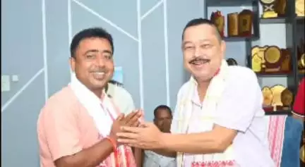 ভৱানীপুৰত উত্তৰ বজালী জিলা পৰিষদৰ নৱ নিৰ্বাচিত সদস্য প্ৰাণজিৎ কলিতাৰ বিজয় সম্বৰ্ধনা জনায় বিধায়ক ফণীধৰ তালুকদাৰে
