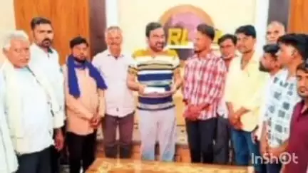 मूंडवा: हरसोलाव गांव का एक प्रतिनिधिमंडल नागौर सांसद हनुमान बेनीवाल से मिला, विकास कार्यों को लेकर की चर्चा