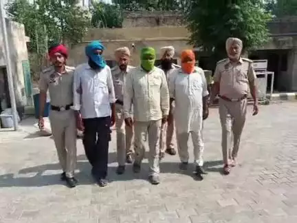 ਧਰਮਕੋਟ: ਥਾਣਾ ਧਰਮਕੋਟ ਦੀ ਪੁਲਿਸ ਨੇ ਸਤਲੁਜ ਦਰਿਆ 'ਤੇ ਰੇਡ ਕਰਕੇ 1200 ਲੀਟਰ ਲਾਹਣ ਕੀਤੀ ਬਰਾਮਦ, 7 ਲੋਕਾਂ 'ਤੇ ਮਾਮਲਾ ਦਰਜ ਕਰ 3 ਕੀਤੇ ਗ੍ਰਿਫ਼ਤਾਰ