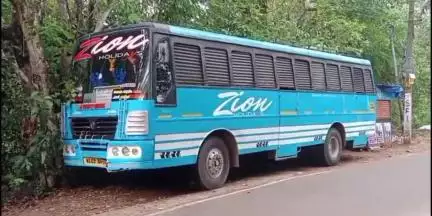 കുന്നത്തൂർ: കോവൂരിൽ മുന്നോട്ടെടുത്ത സ്വകാര്യ ബസ് ദേഹത്ത് കയറി പരിക്കേറ്റ വീട്ടമ്മ മരിച്ചു