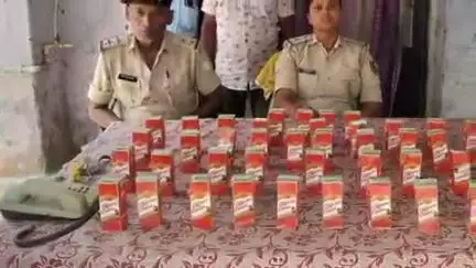 फेनहारा: फेनहारा पुलिस ने गश्ती के दौरान एक तस्कर को 44 बोतल अंग्रेजी शराब के साथ किया गिरफ्तार, थाना अध्यक्ष ने दी जानकारी