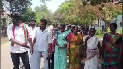 ராஜசிங்கமங்கலம்: விசாரணைக்கு அழைத்து சென்று இளைஞர் மீது கஞ்சா வழக்கு பதிவு செய்ததாக எஸ்பி அலுவலகத்தில் உறவினர்கள் புகார்