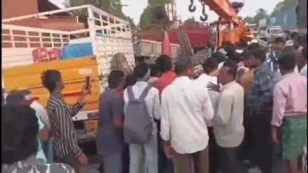 మాడుగులపల్లి: మండల కేంద్రంలో ఉదయం జరిగిన రోడ్డు ప్రమాదం యొక్క పూర్తి వివరాలను వెల్లడించిన మాడుగులపల్లి పోలీసులు