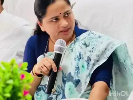 जिवती: जिवती पंचायत समिती सभागृहात खासदार प्रतिभा धानोरकर यांची आढावा बैठक