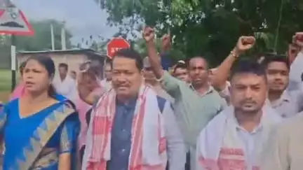 বিহপুৰীয়া: ৰাজগড় গাঁও পঞ্চায়তত বিজেপি আৰু মিত্ৰজোঁটৰ সফল বিজয়ৰ বাবে ৰাইজক কৃতজ্ঞতা জনায় বিধায়ক অমিয় কুমাৰ ভূঞাই