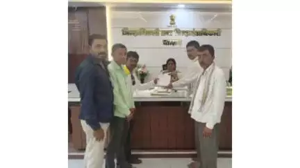 कारंजा: जिल्हा अधिकारी यांना सिंचन विहिरीचे मस्टर काढण्यासाठी ब्राह्मणवाडा येथील नागरिकांचे निवेदन