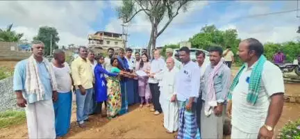 ರಟ್ಟೀಹಳ್ಳಿ: ಕುಡಪಲಿ ಗ್ರಾಮದಲ್ಲಿ ಸಿಡಿಲು ಬಡಿದು ಮೃತ ಪಟ್ಟ ವ್ಯಕ್ತಿಯ ಕುಟುಂಬಸ್ಥರಿಗೆ, ಪರಿಹಾರದ ಚೆಕ್ ವಿತರಿಸಿದ ಶಾಸಕ ಬಣಕಾರ್