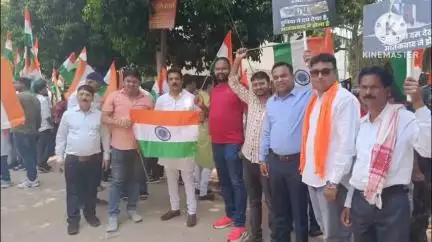 बुंडू: रांची में तिरंगा यात्रा में बुंडू से सैकड़ों भाजपा कार्यकर्ता शामिल हुए